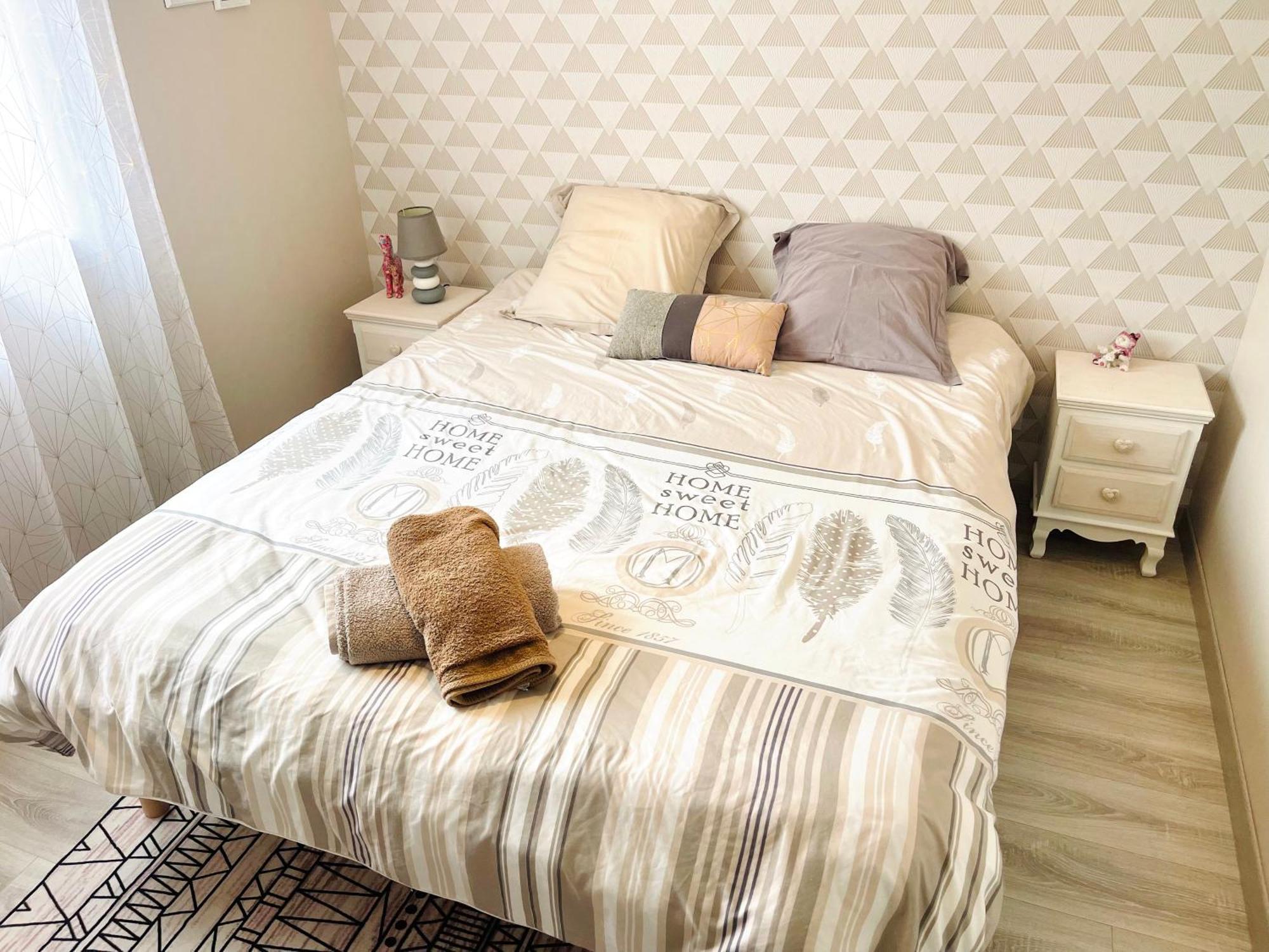 Petite Maison Au Calme Poupry Екстер'єр фото